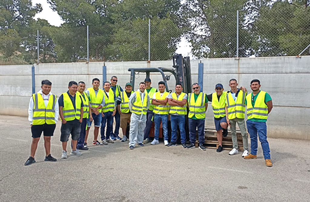 Quince alumnos se forman en un manejo seguro de la carretilla